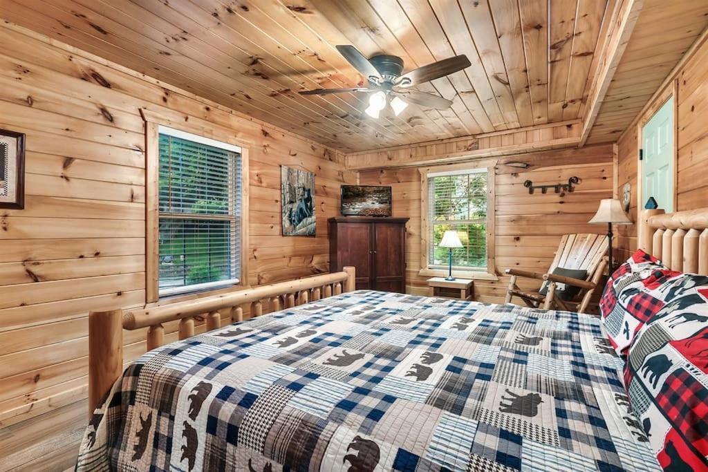 A Top Notch Lodge~แกตลิงเบิร์ก ภายนอก รูปภาพ
