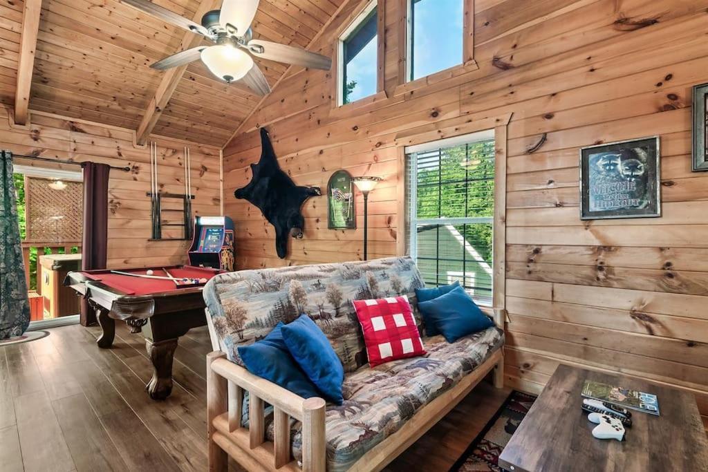 A Top Notch Lodge~แกตลิงเบิร์ก ภายนอก รูปภาพ
