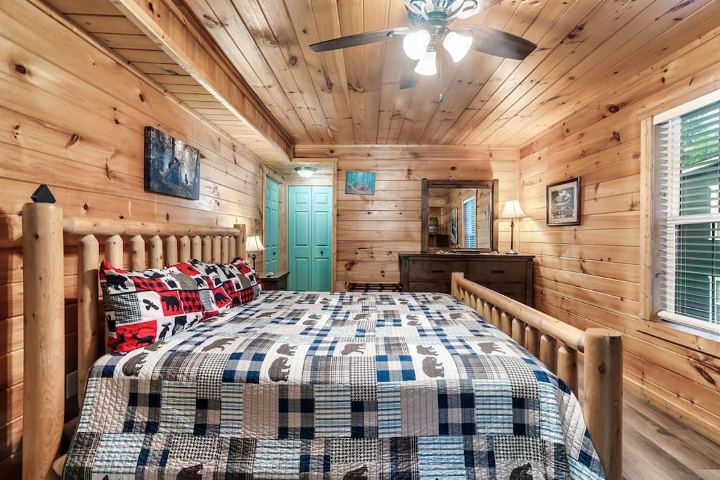 A Top Notch Lodge~แกตลิงเบิร์ก ภายนอก รูปภาพ